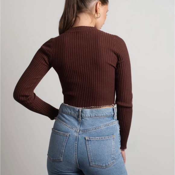Tobi Motivate Me Brown Cutout Mockneck Sweater Crop Top - Picture 2 of 2